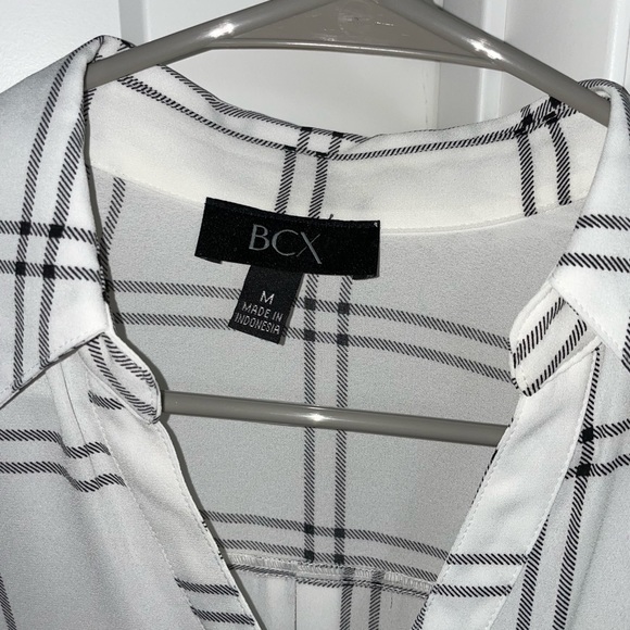 Medium White and Black Plaid BCX top - Picture 3 of 5